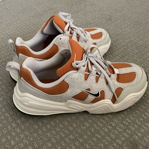 Nike Women’s ‘Tech Hera’ Sneaker